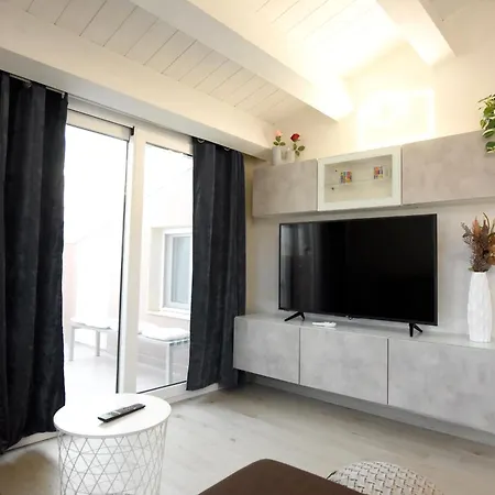 Nave23 - Locazione Turistica Apartment *
